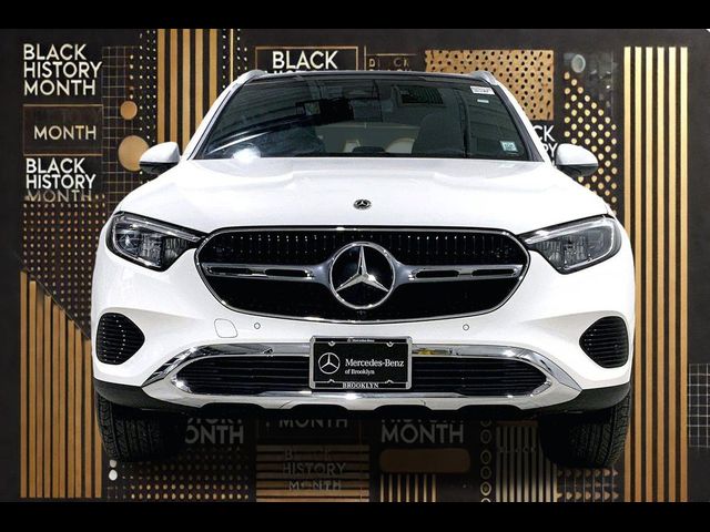 2025 Mercedes-Benz GLC 300