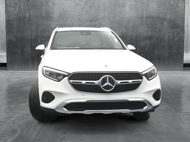 2025 Mercedes-Benz GLC 300