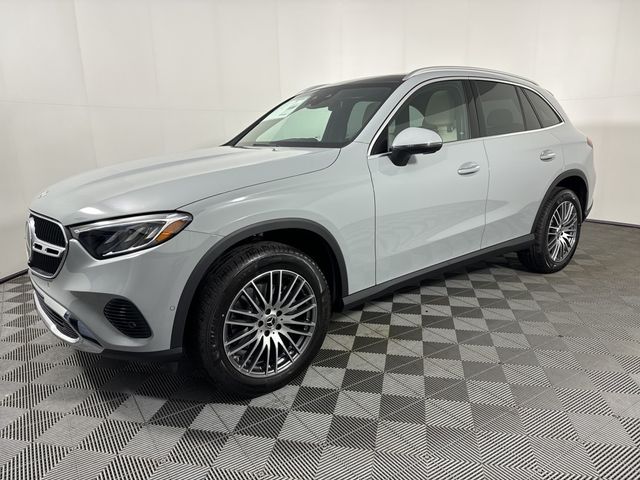 2025 Mercedes-Benz GLC 300