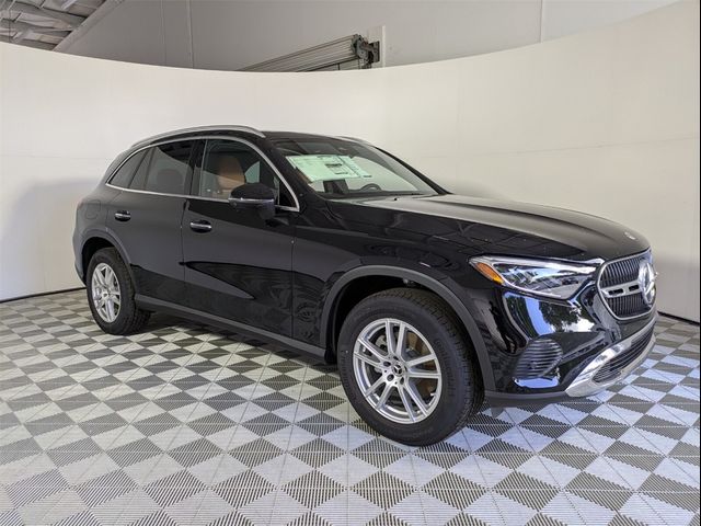 2025 Mercedes-Benz GLC 300