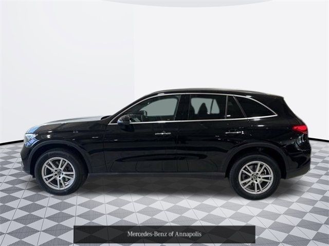 2025 Mercedes-Benz GLC 300