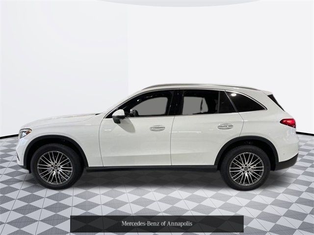 2025 Mercedes-Benz GLC 300