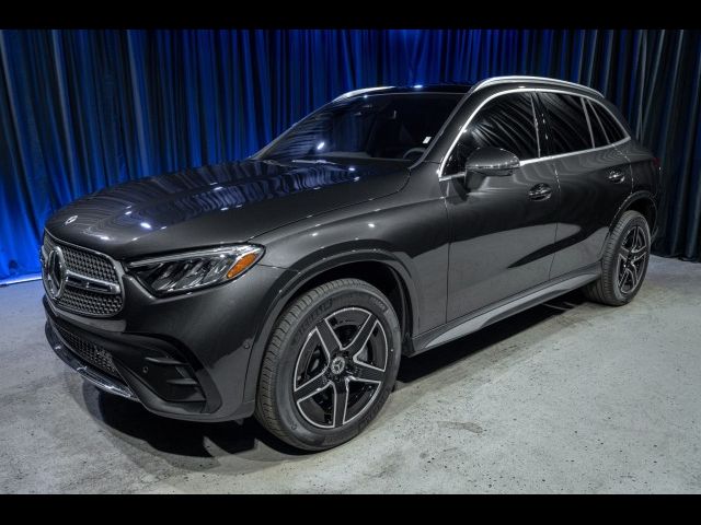 2025 Mercedes-Benz GLC 300