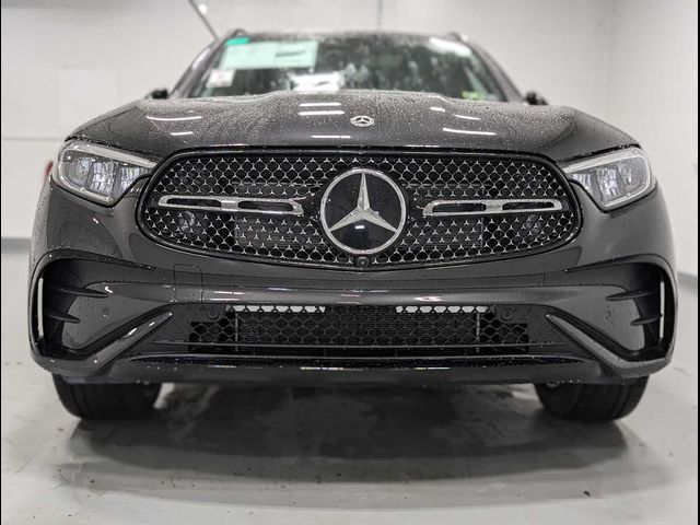 2025 Mercedes-Benz GLC 300