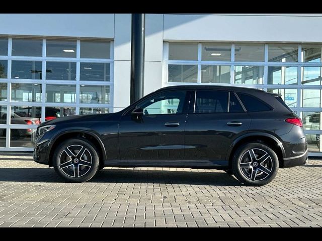 2025 Mercedes-Benz GLC 300