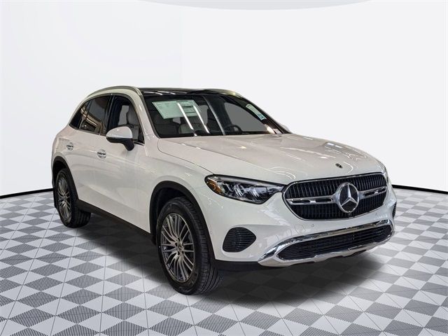 2025 Mercedes-Benz GLC 300