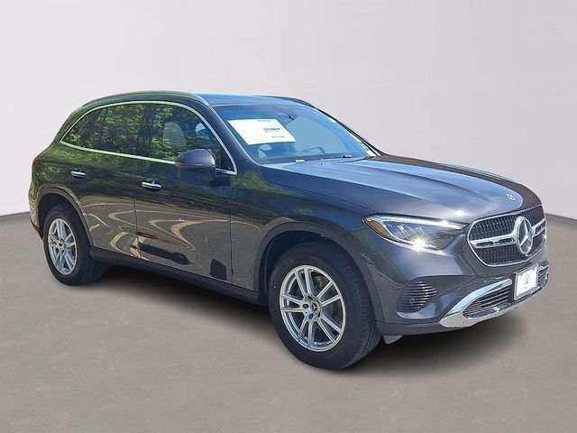 2025 Mercedes-Benz GLC 300