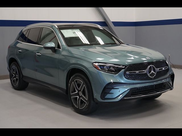 2025 Mercedes-Benz GLC 300