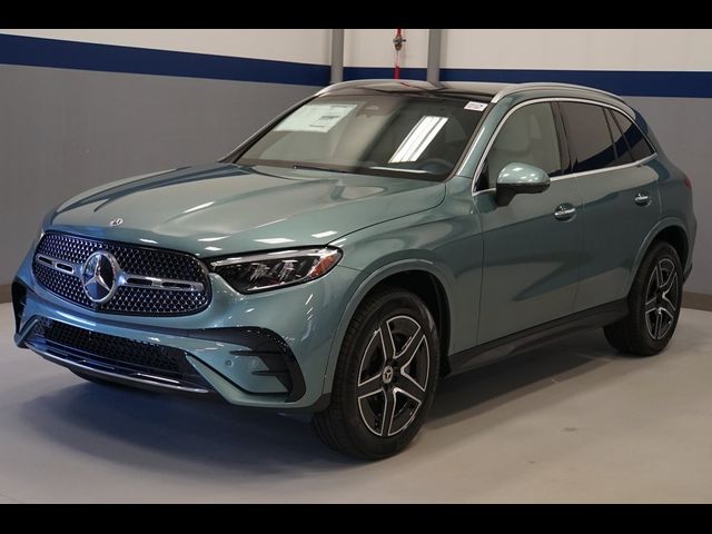 2025 Mercedes-Benz GLC 300