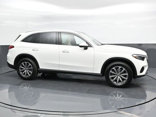 2025 Mercedes-Benz GLC 300