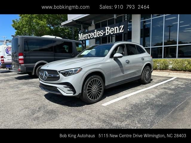 2025 Mercedes-Benz GLC 300