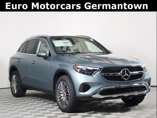 2025 Mercedes-Benz GLC 300