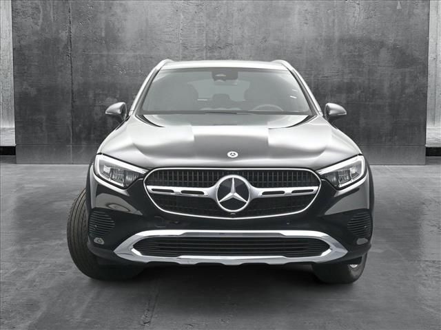 2025 Mercedes-Benz GLC 300