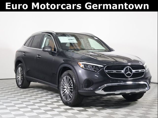 2025 Mercedes-Benz GLC 300