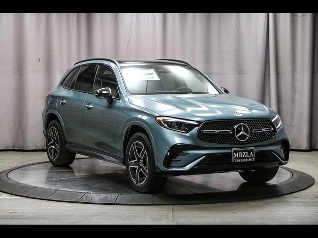 2025 Mercedes-Benz GLC 300