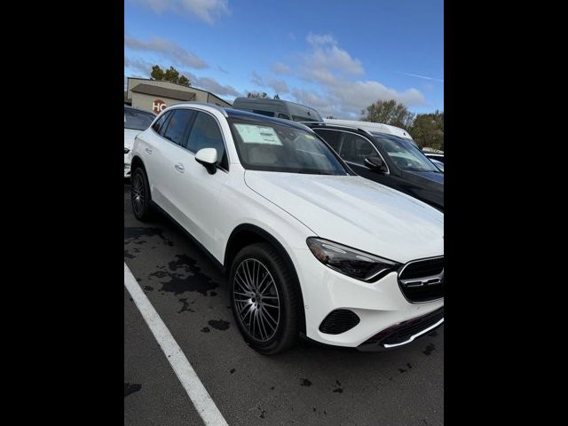 2025 Mercedes-Benz GLC 300