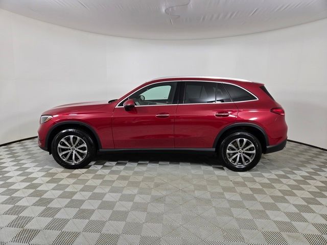 2025 Mercedes-Benz GLC 300