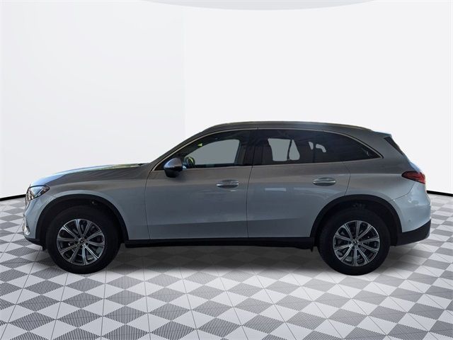 2025 Mercedes-Benz GLC 300