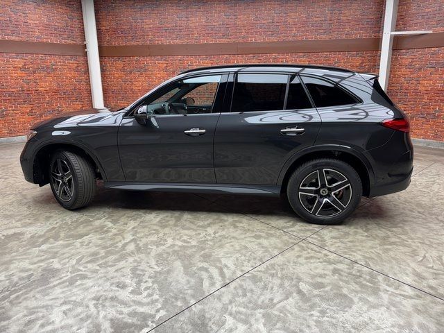 2025 Mercedes-Benz GLC 300