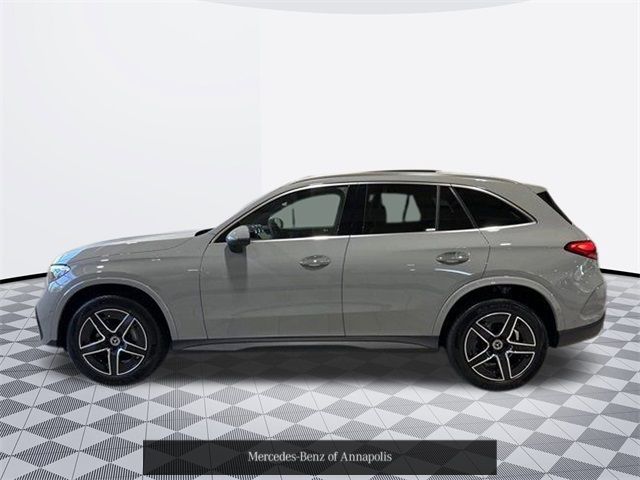 2025 Mercedes-Benz GLC 300