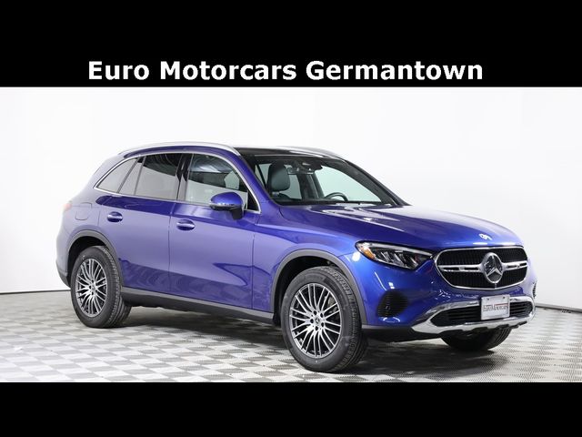 2025 Mercedes-Benz GLC 300