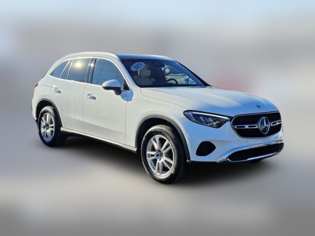 2025 Mercedes-Benz GLC 300