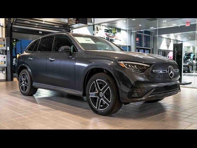 2025 Mercedes-Benz GLC 300