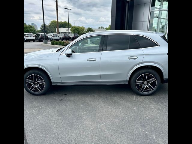 2025 Mercedes-Benz GLC 300