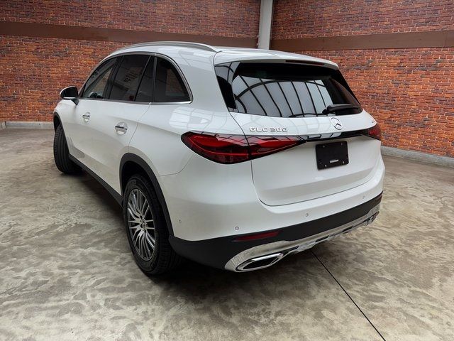 2025 Mercedes-Benz GLC 300