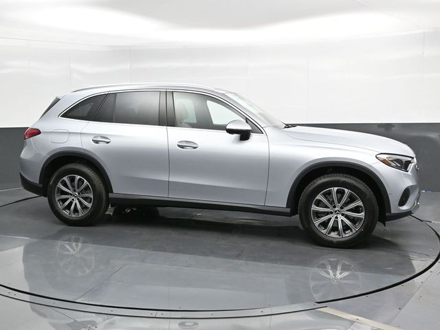 2025 Mercedes-Benz GLC 300