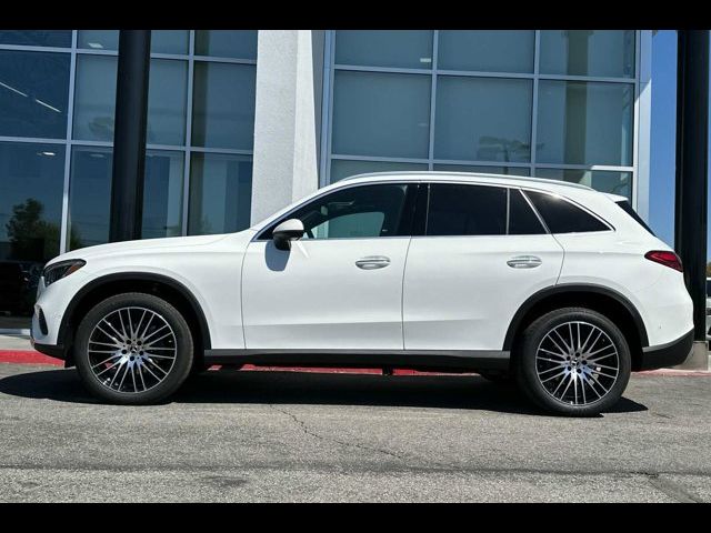 2025 Mercedes-Benz GLC 300