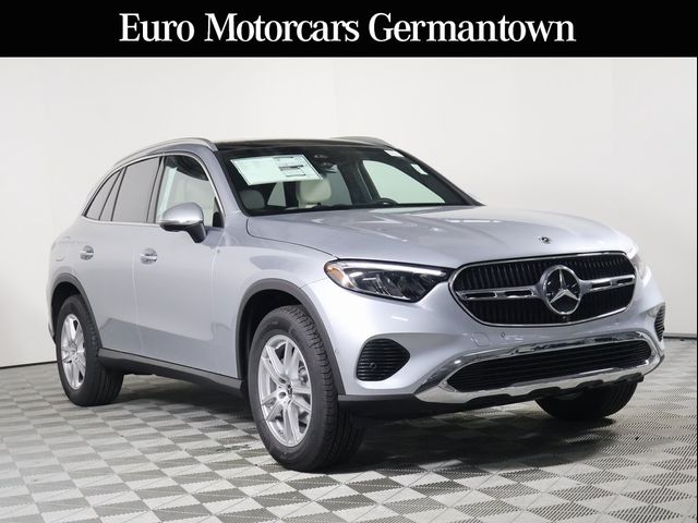 2025 Mercedes-Benz GLC 300