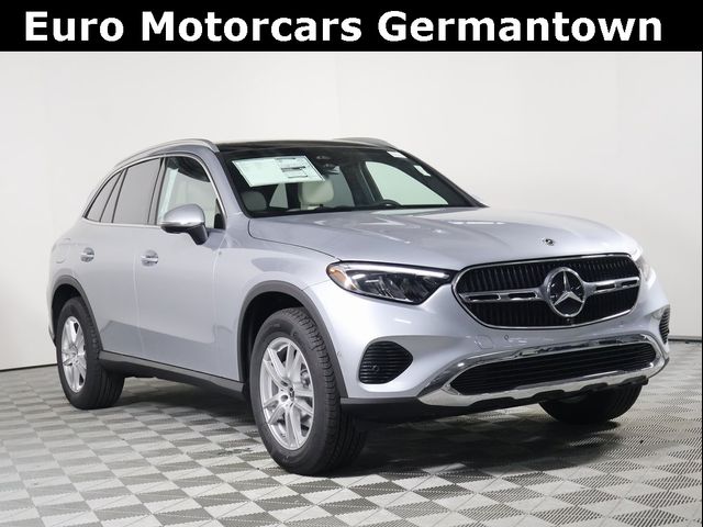 2025 Mercedes-Benz GLC 300