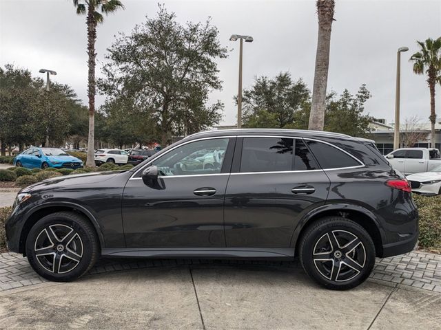 2025 Mercedes-Benz GLC 300