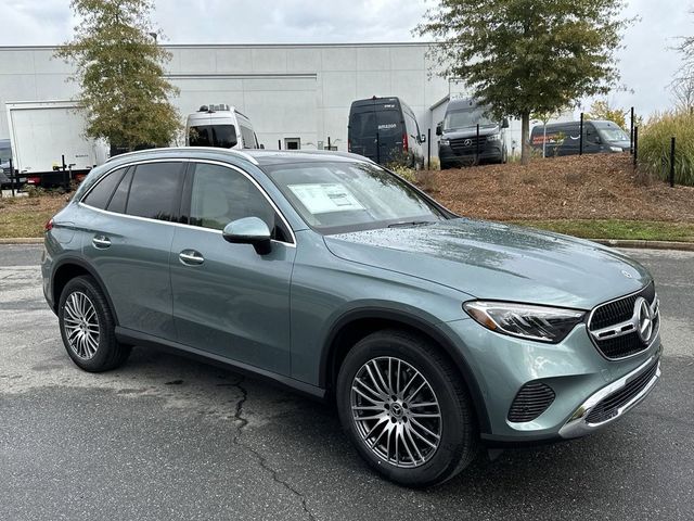 2025 Mercedes-Benz GLC 300