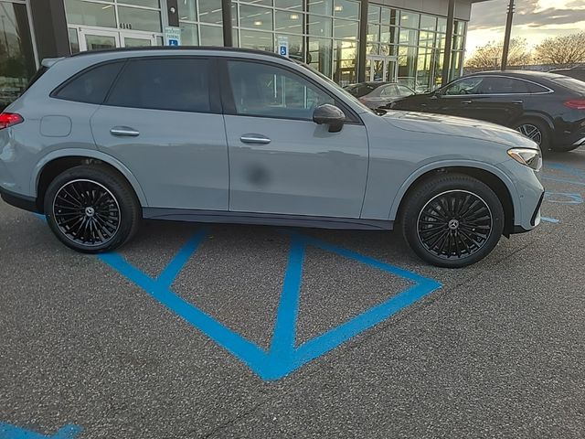 2025 Mercedes-Benz GLC 300