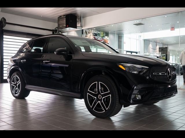 2025 Mercedes-Benz GLC 300