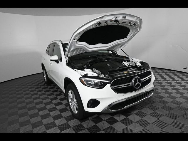 2025 Mercedes-Benz GLC 300