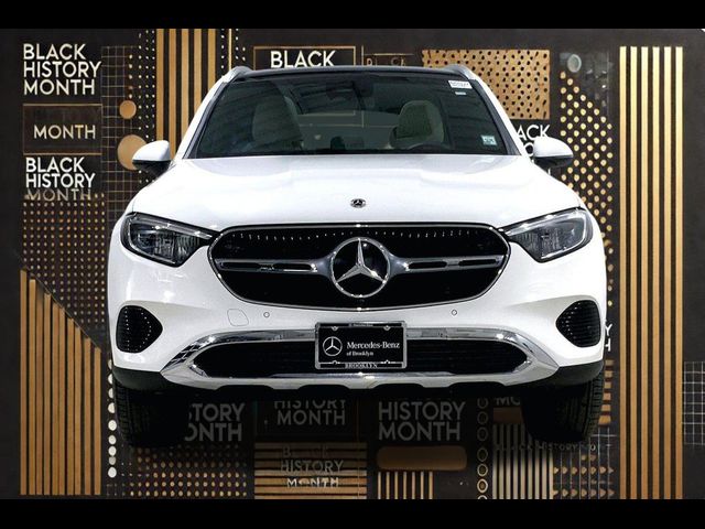 2025 Mercedes-Benz GLC 300