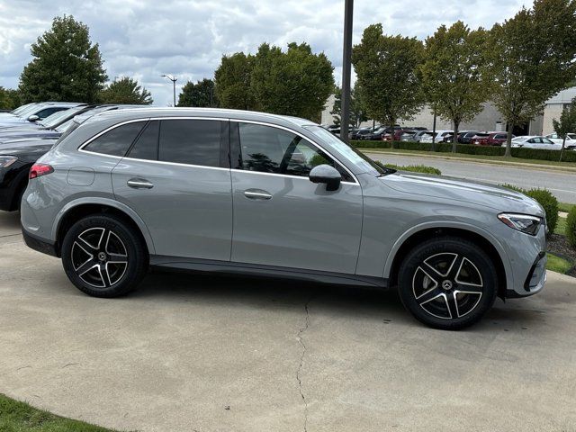 2025 Mercedes-Benz GLC 300