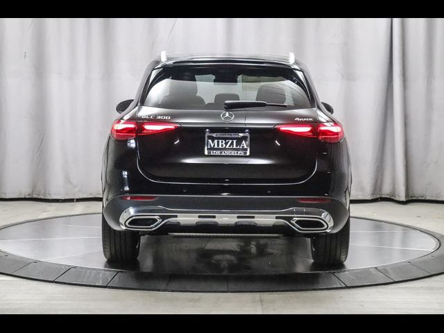 2025 Mercedes-Benz GLC 300