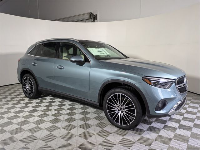 2025 Mercedes-Benz GLC 300