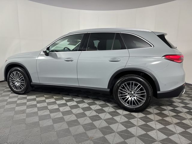 2025 Mercedes-Benz GLC 300