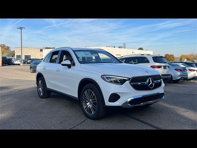 2025 Mercedes-Benz GLC 300