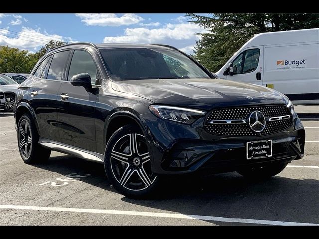 2025 Mercedes-Benz GLC 300