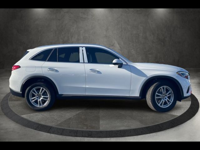 2025 Mercedes-Benz GLC 300