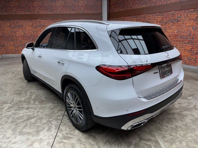 2025 Mercedes-Benz GLC 300