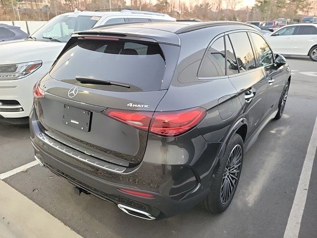 2025 Mercedes-Benz GLC 300