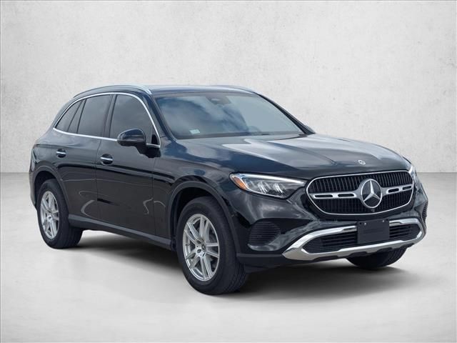 2025 Mercedes-Benz GLC 300
