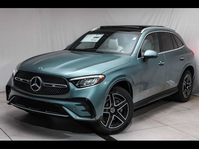 2025 Mercedes-Benz GLC 300